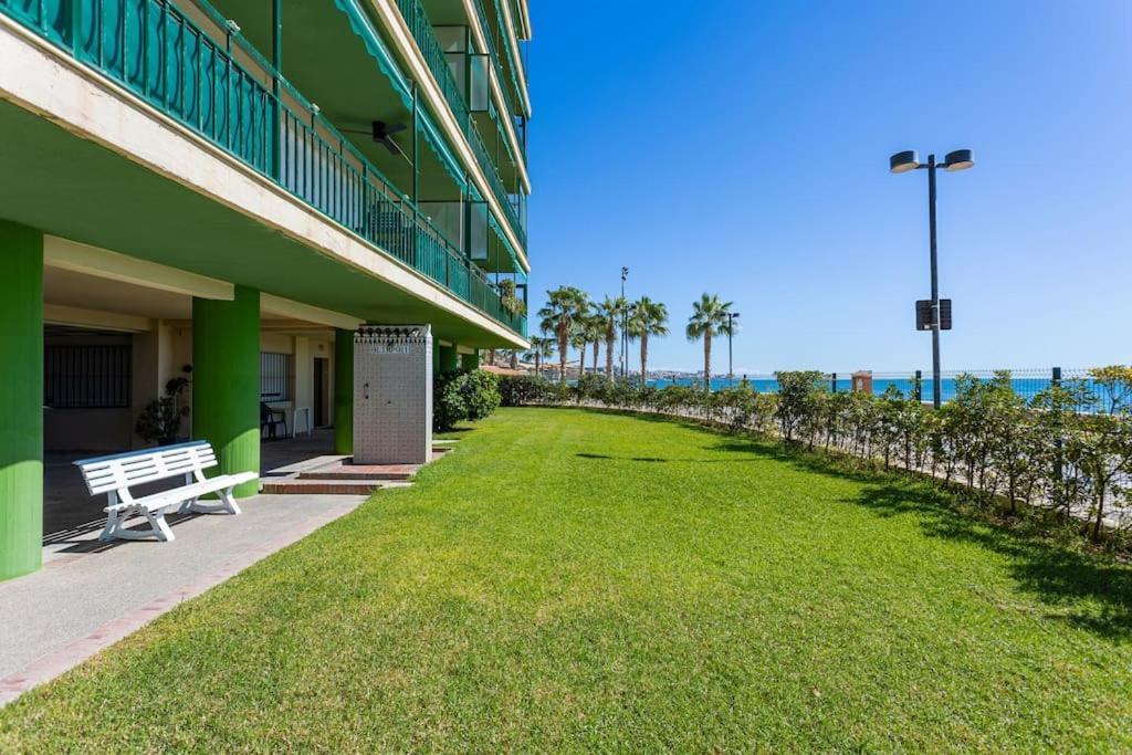Ensuite Mediterranean Sea Front Fuengirola Exterior foto